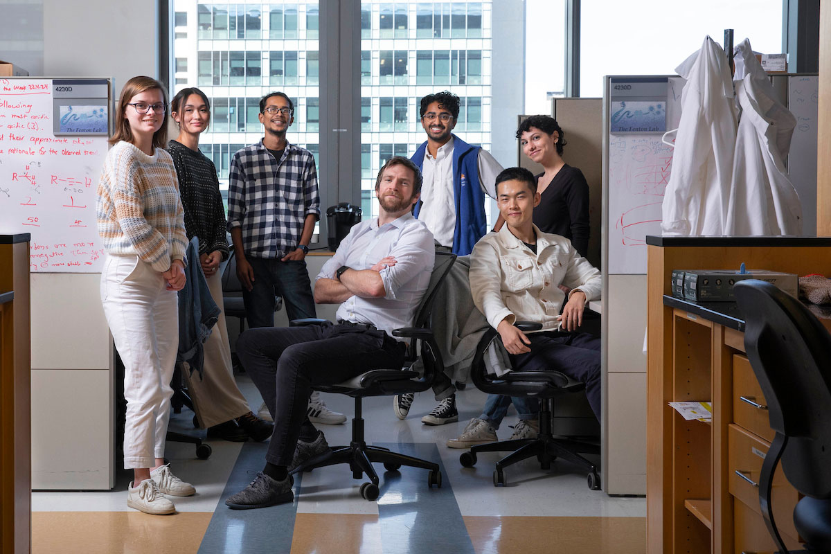 A group shot of Owen Fenton and his team in the Fenton Lab